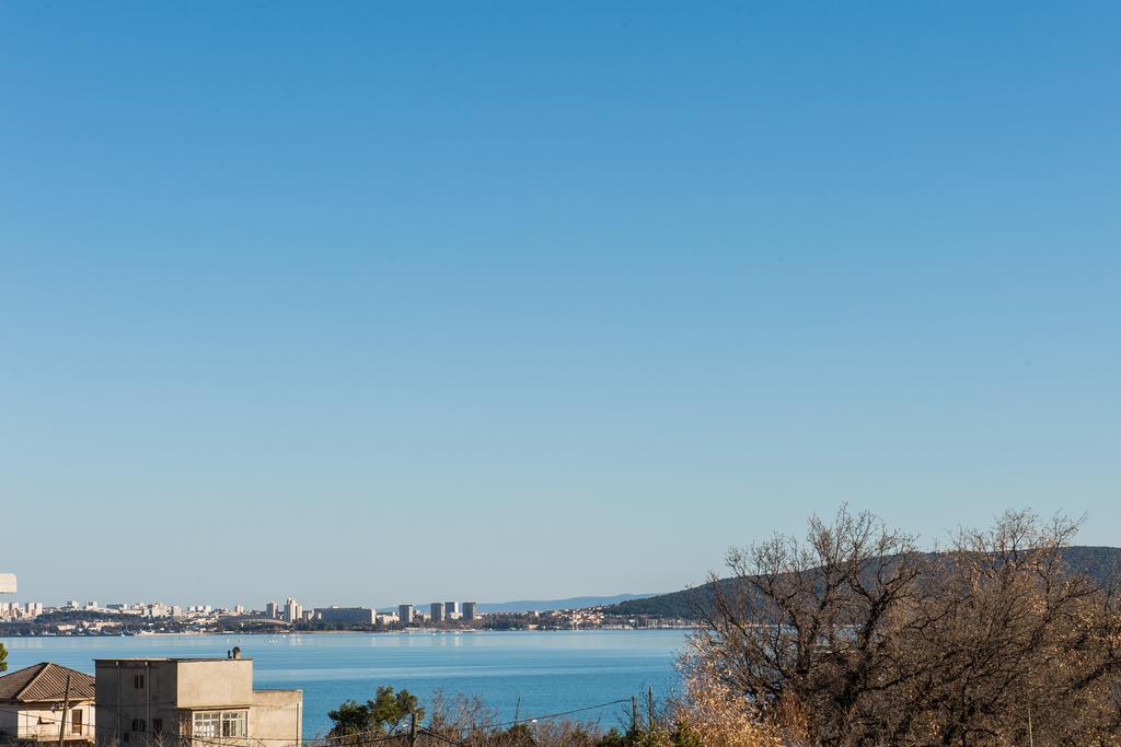 Apartments Rose Kastela Exterior photo