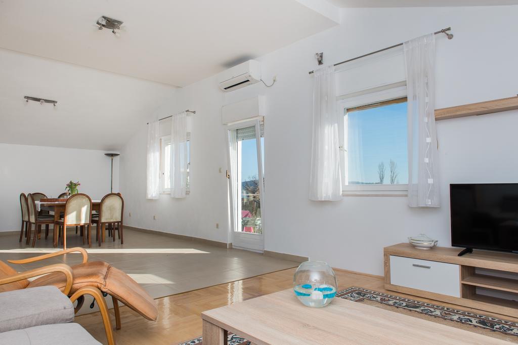 Apartments Rose Kastela Exterior photo