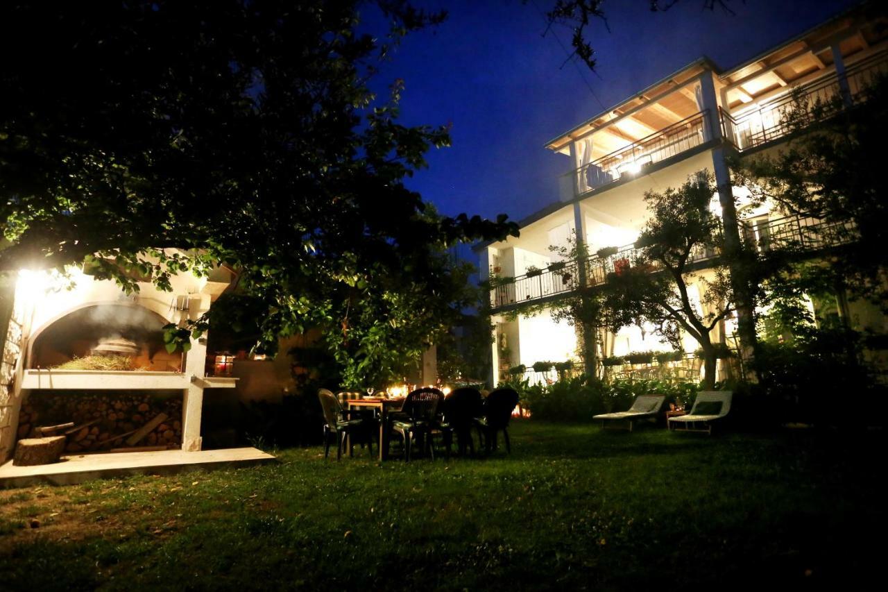 Apartments Rose Kastela Exterior photo