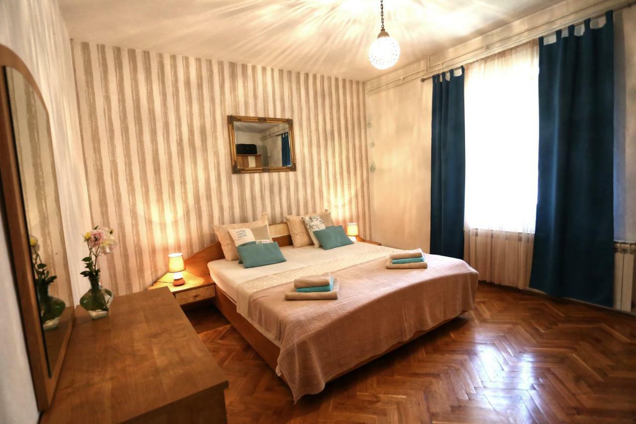 Apartments Rose Kastela Exterior photo