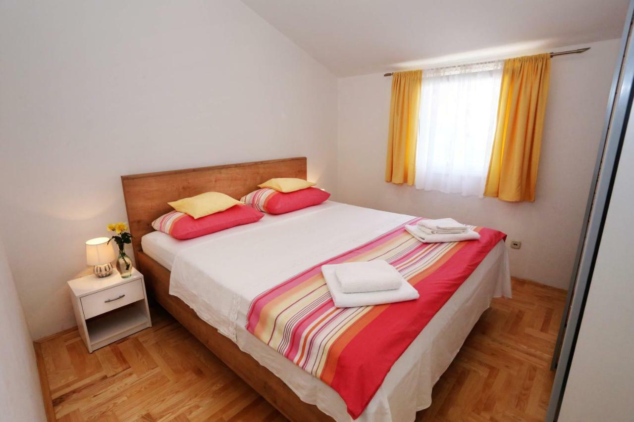 Apartments Rose Kastela Exterior photo